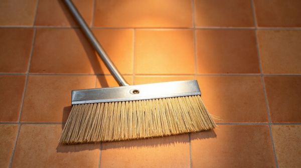 Découvrez le balai plat idéal pour un nettoyage facile des sols stratifiés