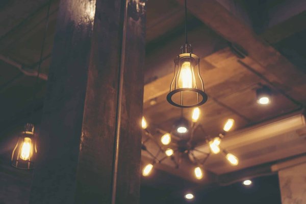 Exploration des différents styles d'éclairage dans la décoration d'intérieur